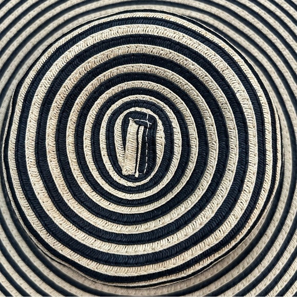 Papillon Extra Wide Brim Striped Sun Hat in Black and Tan, 100% Paper, OS - Picture 11 of 16